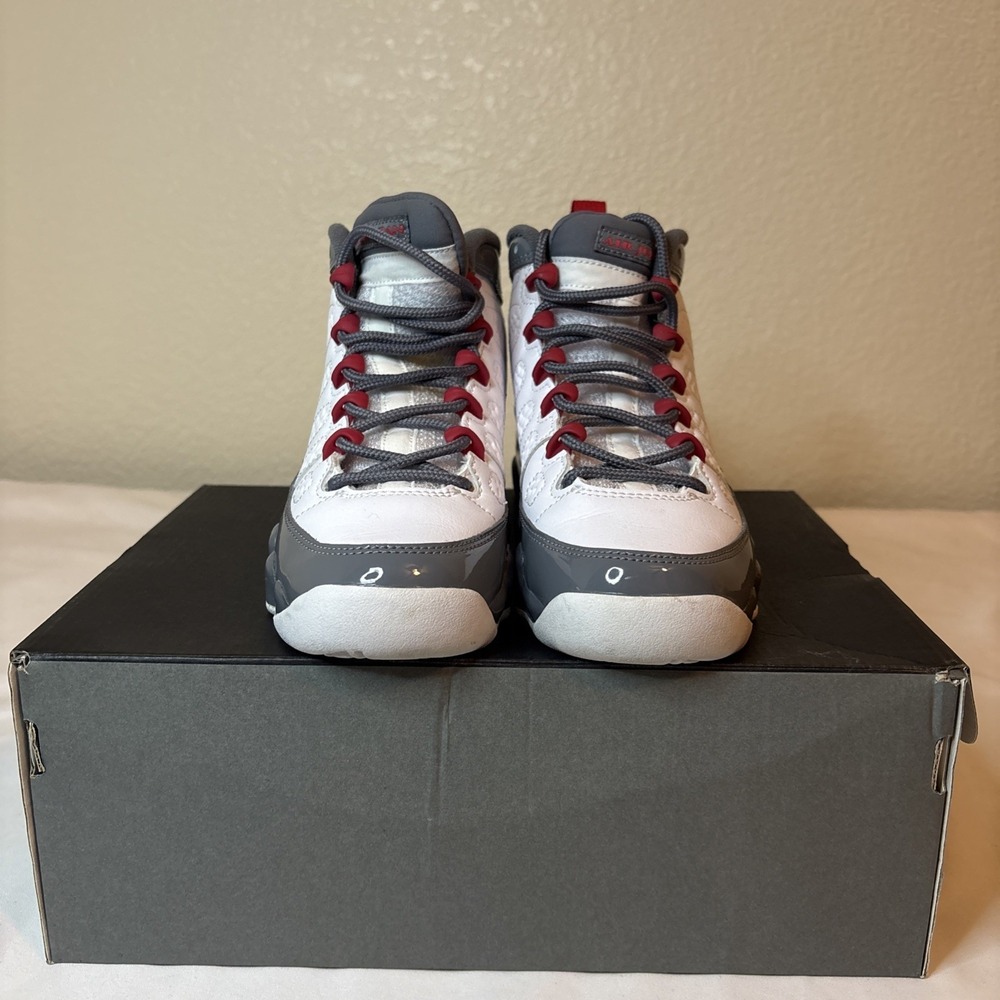 Nike‎ Air Jordan 9 Retro Size 4Y, Fire Red/Cool Grey, 302359-162 - Picture 6 of 16